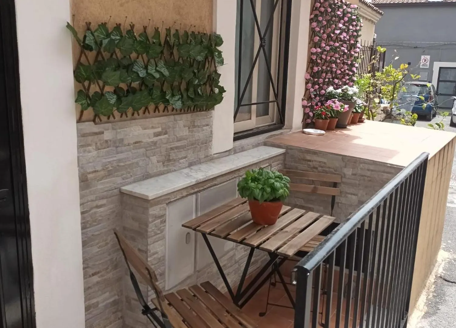 Apartment Le Case Del Cortile Catania Italy